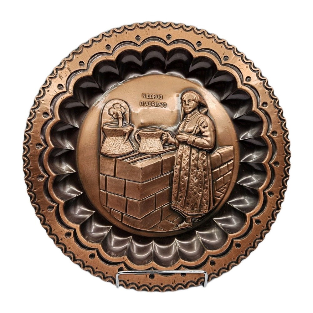 Vintage Ricordo D'Abruzzo Italian Copper Wall Plaque Embossed Folk Art Relief‎